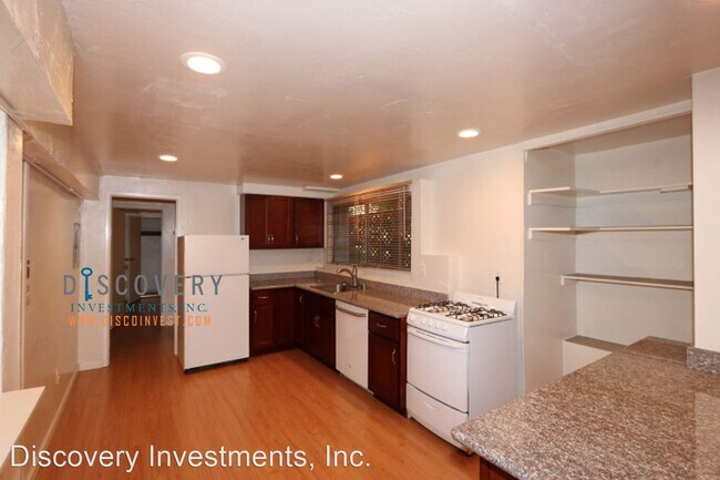 Building Photo - 2814 College Ave