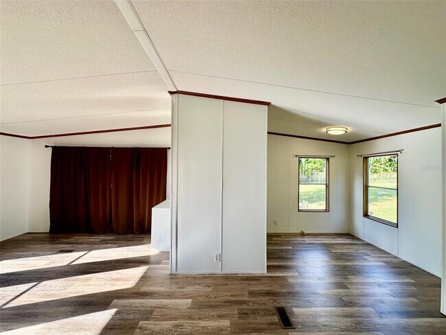 Foto del edificio - 18027 NW 149th Pl