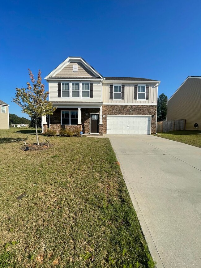 Building Photo - Lovely 4 Bedroom 2.5 Bath in Spartanburg!!