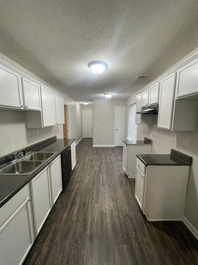 Foto del edificio - 10179 Sterling Ridge Dr