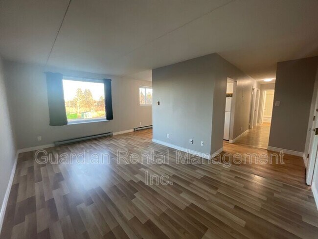 Photo du bâtiment - 525 Ford St N