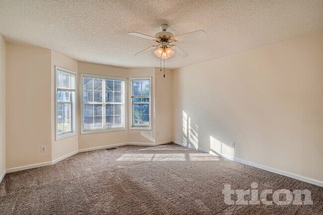 Foto del edificio - 4006 Cinnamon Fern Ln