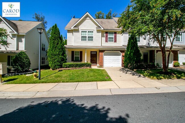 Building Photo - Master Down TownHome Near Concord Mills
