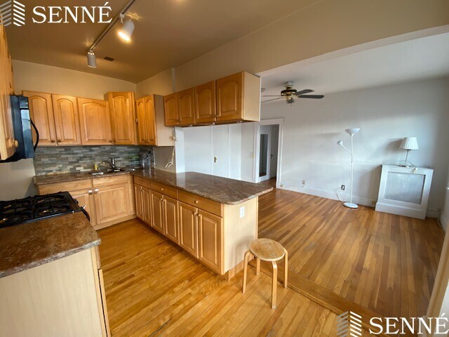 Foto principal - 1683 Cambridge St