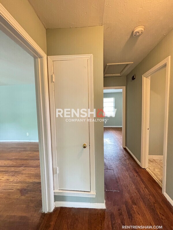 Foto del edificio - 5472 Lochinvar Rd