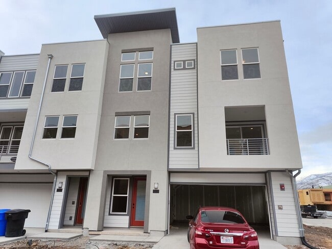 Building Photo - Aspen Ridge Lane #126