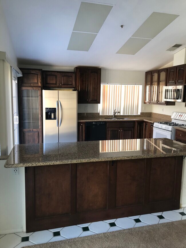 Building Photo - 65952 Ave Ladera