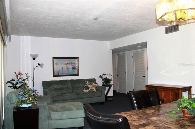 Building Photo - 5023 Sherwood Ln