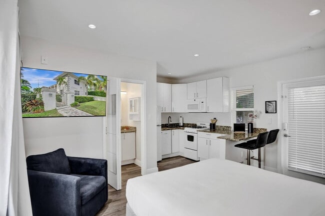 Building Photo - 37 Hendricks Isle