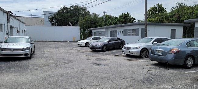 Building Photo - 6300 Miramar Pkwy