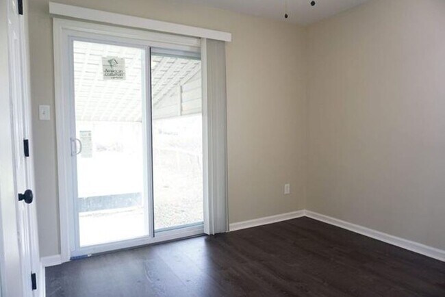 Building Photo - Renovated 3-Bedroom Bungalow – We Welcome ...