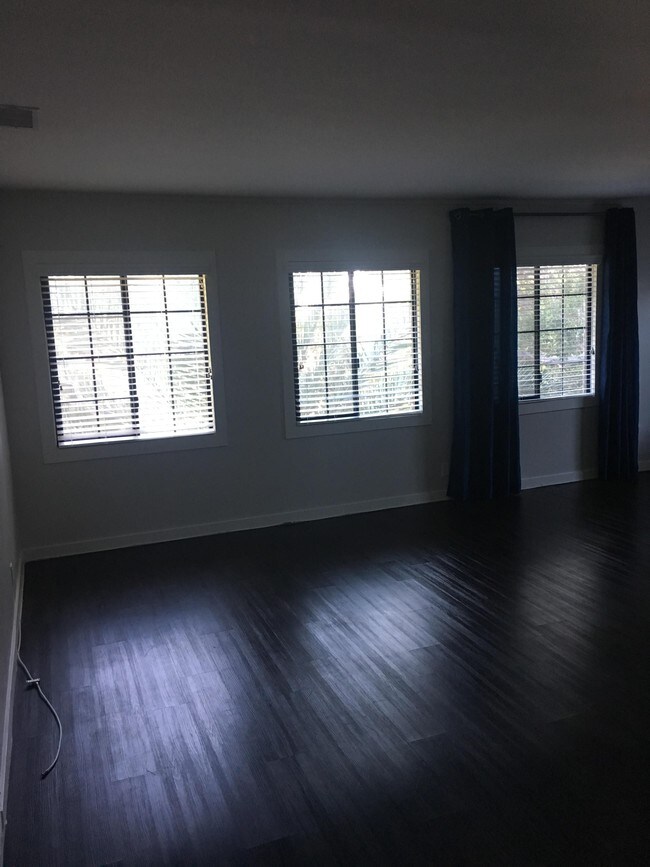Building Photo - 1251 N Crescent Heights Blvd