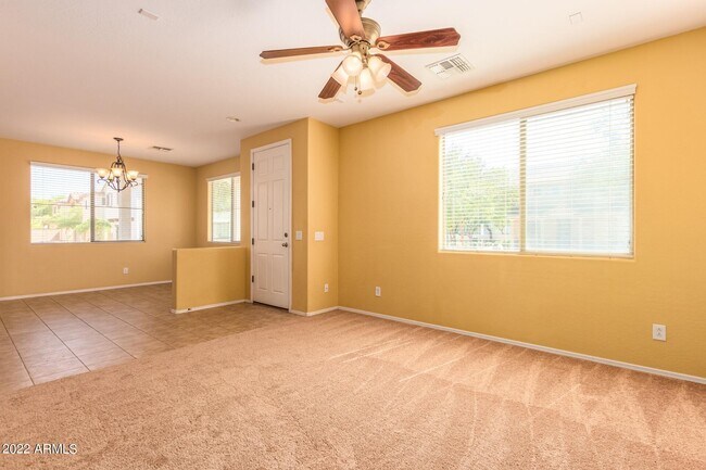 Foto del edificio - 1732 E Elgin St