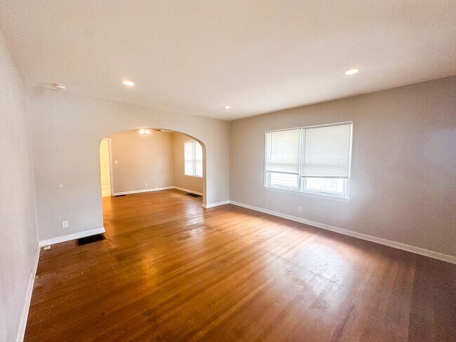 Foto del edificio - 816-818 N Bancroft St