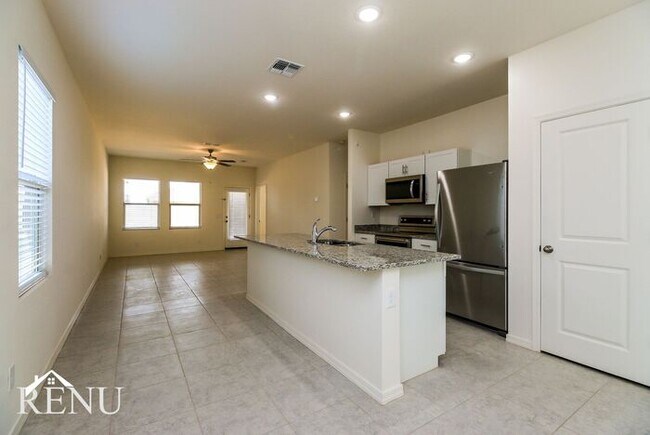 Building Photo - 35480 W San Capistrano Ave
