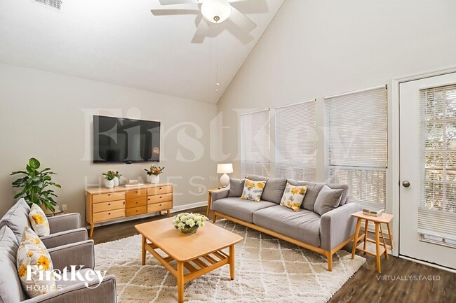 Building Photo - 852 Shore Dr