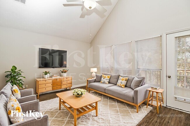 Foto del edificio - 852 Shore Dr