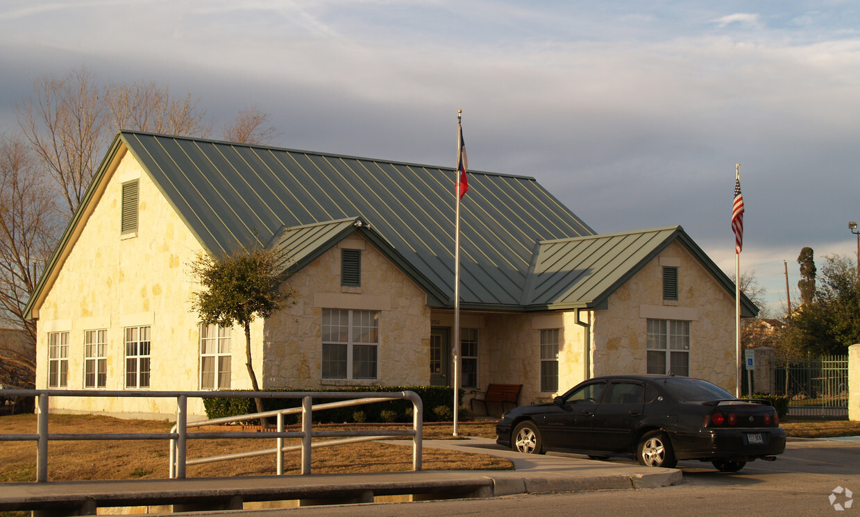 Building Photo - Creston Ridge