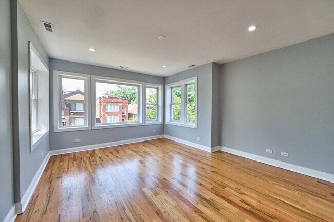 Building Photo - 6345 S Artesian Ave