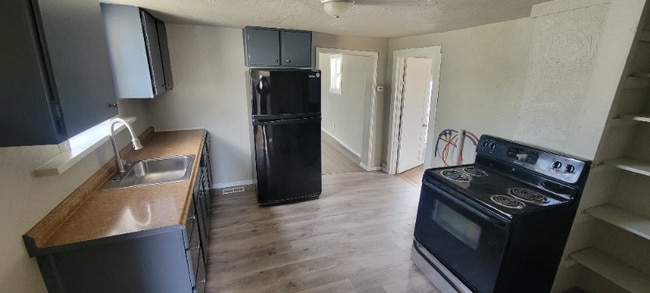 Building Photo - 218 N Chester Ave