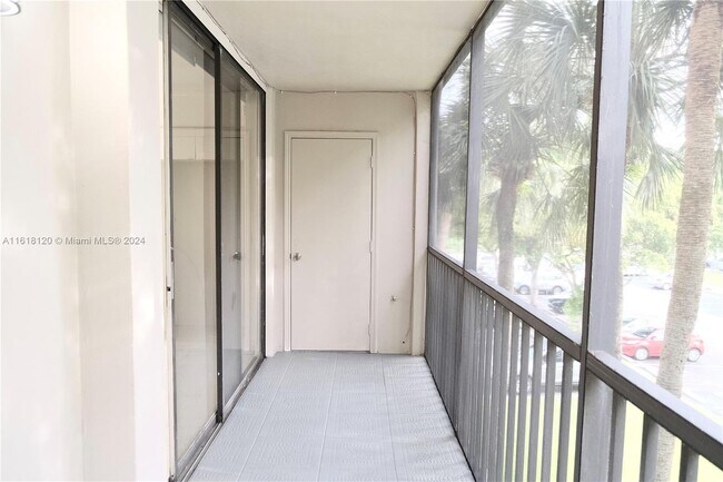 Foto del edificio - 8500 SW 133rd Avenue Rd