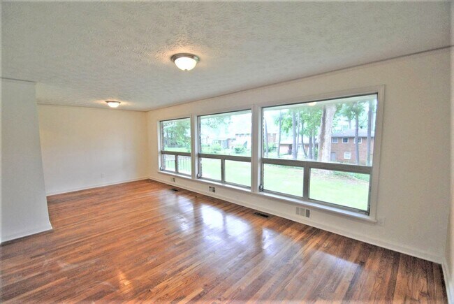 Building Photo - 2349 Ernest Prather Way