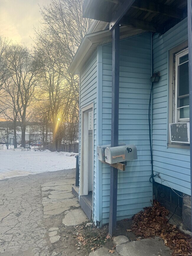 Foto del edificio - 90 E Elm St