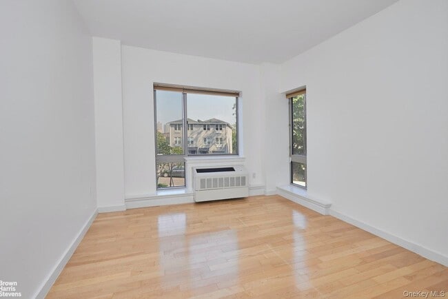 Foto del edificio - 3585 Greystone Ave