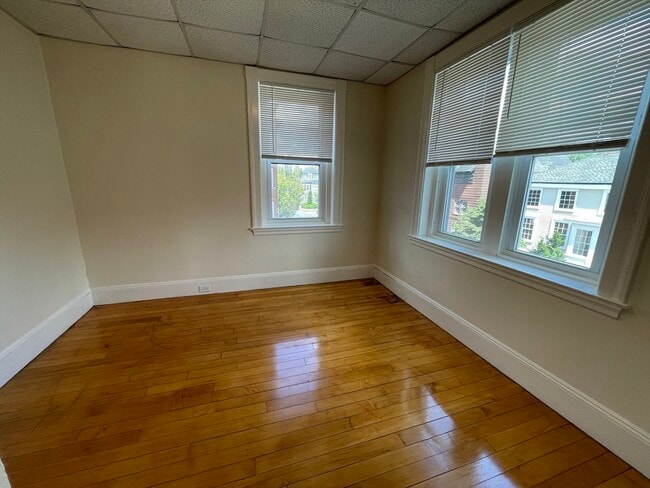 Building Photo - 16 Lynde St