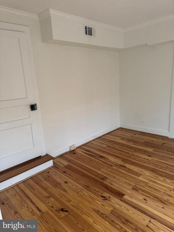 Building Photo - 10 Wirt St NW