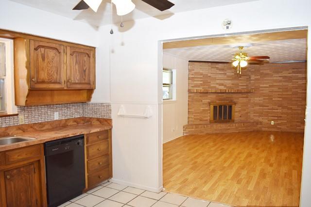 Building Photo - 612 Hillview Dr