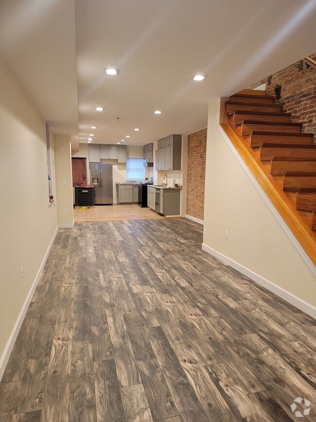 Building Photo - 701 Bunnecke Ave