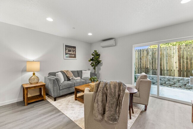 Building Photo - NEW MODERN HOME