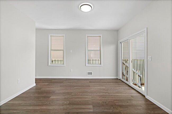 Building Photo - 168 Jaques St