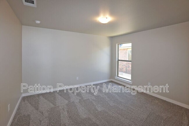 Foto del edificio - 1539 Lullwater Rd