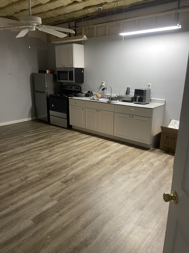Dining/Kitchen/Laundry Room - 550 Alston Ter