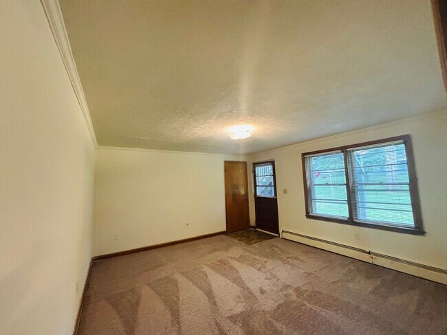 Foto del edificio - 208 Broce Dr