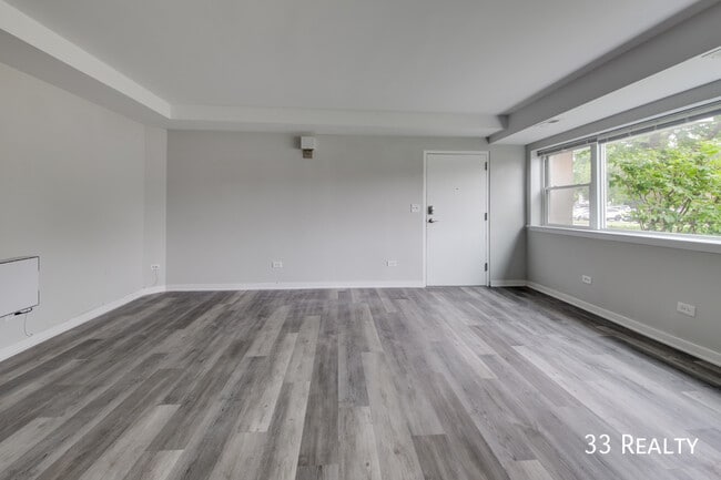 Building Photo - 1 Bed 1 Bath Near Downtown Arlington Heigh...
