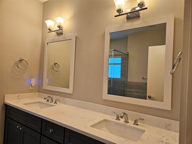 Foto del edificio - 2621 Hutchins St