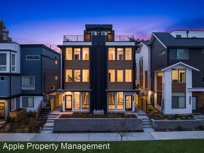 Foto del edificio - 2 br, 2 bath House - 8009C Mary Ave NW