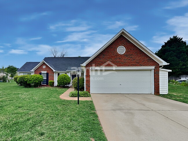 Building Photo - 4902 Hunters Bluff Dr