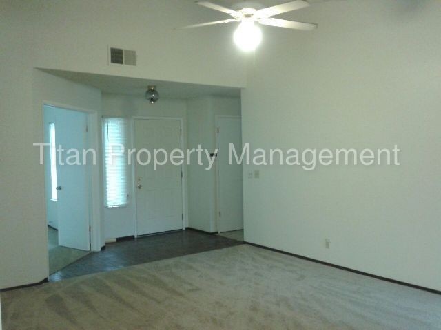 Building Photo - 79 Henna Ct
