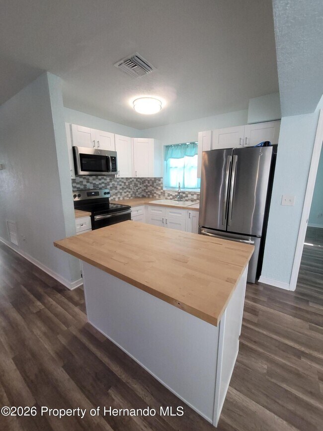 Foto del edificio - 513 Hollyhock Ln