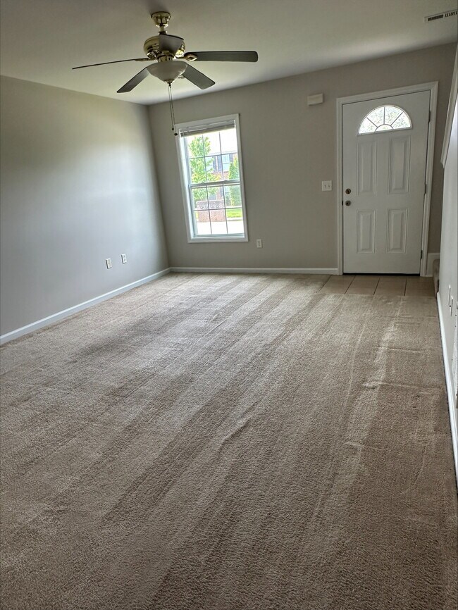 Living Room - 1040 Autumn Leaf Dr