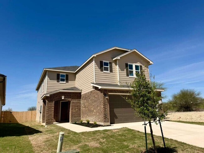Building Photo - Modern Comfort Meets Style in Mariposa Manor