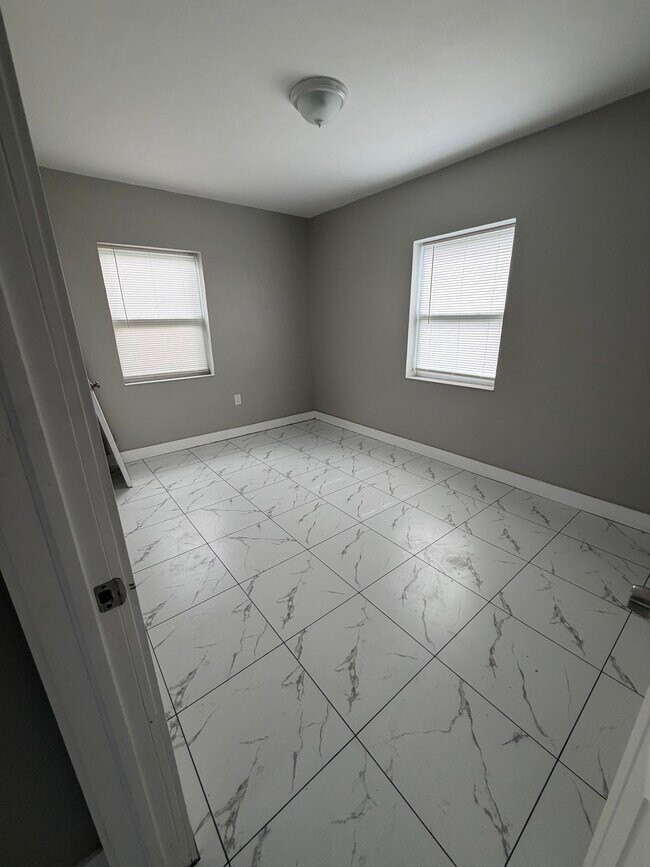 Foto del edificio - 15121 NW 32nd Ave