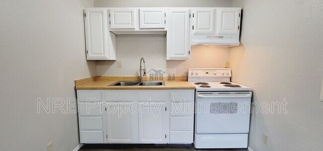 Foto del edificio - 14825 W Thorne Ln SW