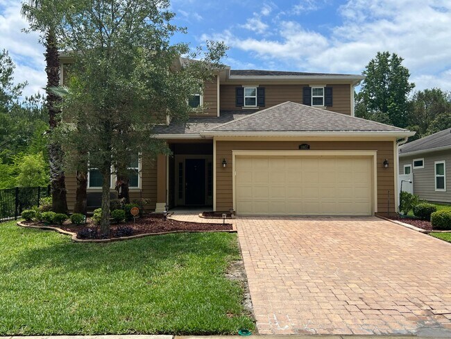 Foto del edificio - Spacious 5-Bedroom Home with Lawn Care Included!