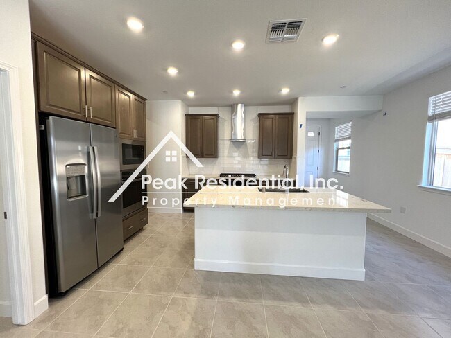 Foto del edificio - Brand New 4bd/2ba Antelope Home with 2 Car...