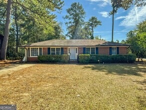 Building Photo - 1831 Tanglewood Rd